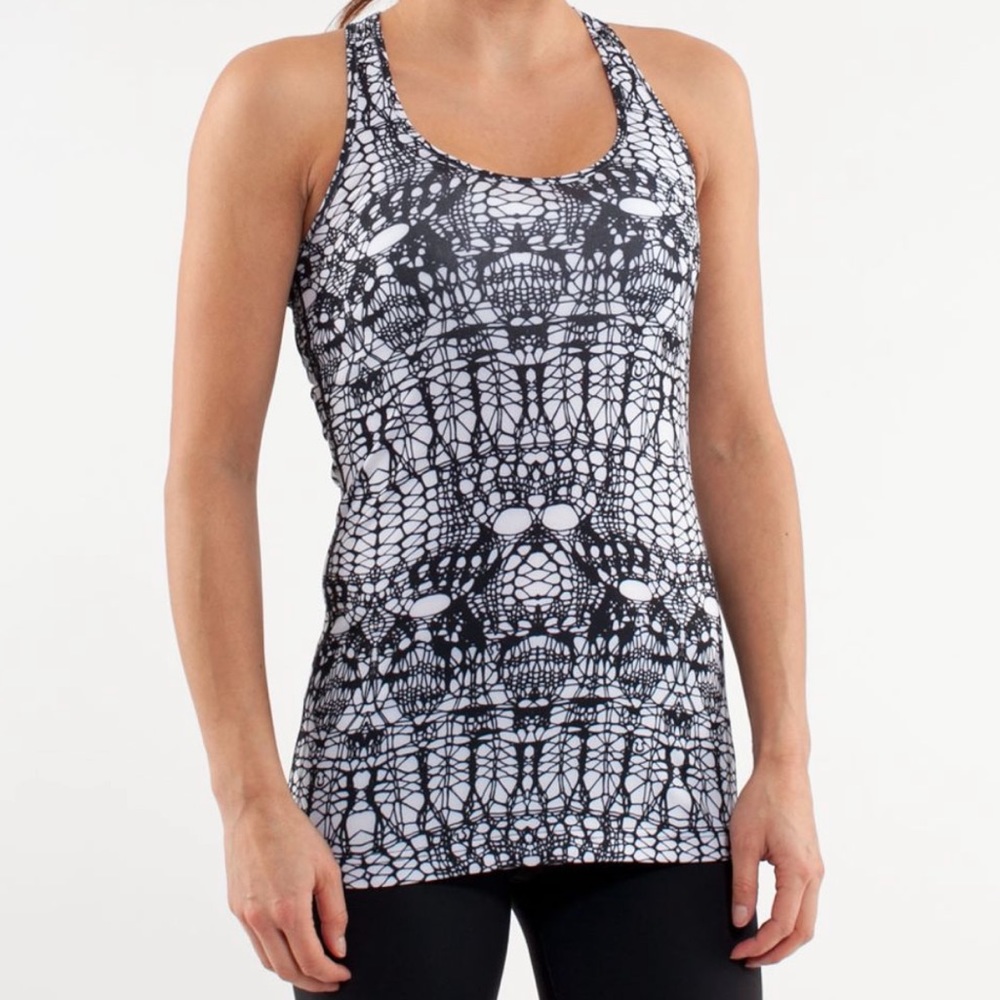 lululemon black and white tank top